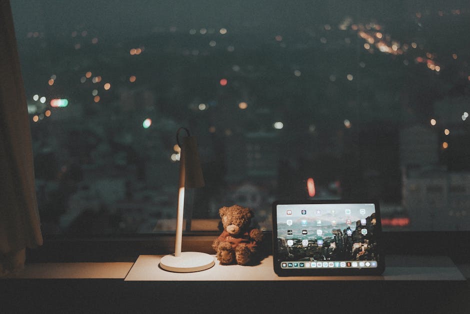 Prietaisai namuose su įjungtais indikatoriais budėjimo režime