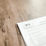 &Scaron;aldytuvas tvarkoje: tvarkingai sudėti produktai ir sumažintas maisto &scaron;vaistymas virtuvėje
